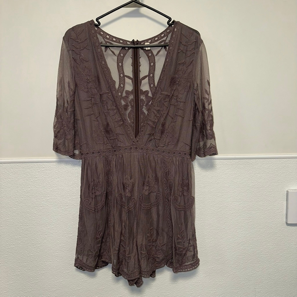 Wishlist Women’s Lace Embroidered Boho Shorts Romper Brown Sz L whimsical V neck